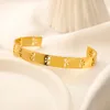 Roségold geplattet Designer Bangle New Birthday Love Gift Schmuck Armband Design für Frauen Modestil Armband Sommer einfacher Charme Armreifen