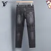 Jeans jeans designer de rua de rua grinalda jeans de jeans soltos jeansbiker jeans Trucke Men jeans bordados jeans perfurados