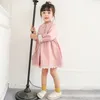 Vestes 2024 Bébé filles de la mode Trench Coats avec sac de fleurs enfants Coton Princesse par dessus