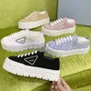 Geborsteld lederen sneakers voor mannen dames plat bodem wit platform schoenen klassieke schoenen sneaker designer ontwerper hoogwaardige tennisschoen trainer mode T26