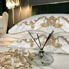 Bedding Sets Luxury White 60s Satin Cotton Cotton Royal Gold Gold Bordado 4/5pcs Bedding macio e liso lençóis de cama de edredom de edredão travesseiros J240507