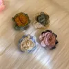 Brincos de garanhão de tecido fresco assimétrico simular pântanos de orelhas de flor Japão corea fofa camellia ralada única