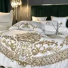 Bedding Sets Luxury White 60s Satin Cotton Cotton Royal Gold Gold Bordado 4/5pcs Bedding macio e liso lençóis de cama de edredom de edredão travesseiros J240507