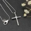 Collier de conception classique de mode Dy Collier croix avec collier diamant collier de style rétro Gothic Collier de style foncé
