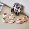 Girl sandals carina papi di perle perle kid principessa scarpe piatte tacchi piatti bambini balli di ballo 2136 240506