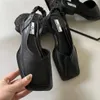 Designer kvinnors sandaler Mary Jane High Heels French Square Head Thick Heel Slippers Retro Spring and Autumn Single Shoes Sandaler Baotou Half Drag
