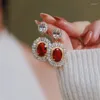 Dingle örhängen huitan unik oval röd kubik zirkonium släpp lyxguld färgtillbehör för kvinnor jubileumsfest uttalande smycken
