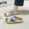 Slippers 2024 Summer feminino feminina fivela sólida decoram sapatos abertos para mulheres anti-lixo de couro casual retro