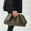 Designer Clutch Bag Black Famous Brand The Pouch Soft Calfskin Ladies Large Clutch Bag Hand Fashion Women Cloud Bag Top Quality äkta läderhandväska