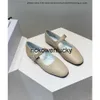 La rangée la * rangée douce de tête carrée cireuse à la tête ronde mary jane jane chaussures simples fabriquées en ballet en cuir dongguan pour les femmes nmeh