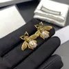Designerörhängen Bee Tail Pearl Stud örhängen för kvinnor G smycken pärlörhängen gåva