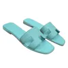 2024 Designer Sandales Top de qualité Smappers d'été Designer Sunny Beach Sandal Slides Shoe Men Fashion Fashion Soft Flat Shoes Couples Gift Mule