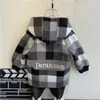 Vestes Fulne d'hiver d'automne pour garçons Trench pour enfants Vêtements de 2 à 10 ans à capuche à capuche à plaid à coudre