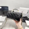 Kvinnor Caviar Tiny Flap Bag högst upp i bearbetningen av läder som syrar Diamond Crystal Luxury Handbags Crossbody Designer Väskor C WXUD