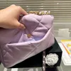 En çok satan crossbody çanta yeni% 80 fabrika promosyonu yeni aile kokulu büyükanne flep çantası yüksek kaliteli koyun zinciri lingge tek omuz eğik bıçağı bag