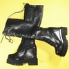Сапоги 2024 Зимние платформы насосы туфли Женщины зашнуруют патентную кожаную кожа высокий снег с заснеженными кроссовками по модным кроссовкам.