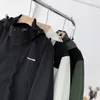 Designer vestido de jaqueta ao ar livre com capuz de nylon zíper à prova d'água de nylon jackets northfacee spring retchwork casaco de motoqueiros de motoqueiros