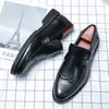 Chaussures décontractées Retro Brogue Caving en cuir en cuir respirant Bougettes à enfiler Houstable Male Business Light Robe British Style Black