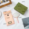 مشط شعر وردي مشط خشبي وردي مع أداة تصفيف الشعر جيب المنتج G Hand Mini Mirror Beauty Mirrors for Girl Top Valentine Mift Edition Original Edition