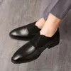 Business Black Shoes for Men Wingtip Detalhe Socestros de vestido