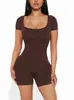 Dames jumpsuits rompers 2023 dames sexy solide short sle crew nek nek high taille bodycon jumpsuit short onesies romper yoga workout gym jumpsuits d240507