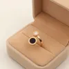 Eheringe Modemarke Roségold aus Edelstahl Römische Ziffern schwarz weißer Muschel Doppelrunde Ring Frau Party Hochzeitsgeschenk