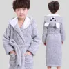 Pyjamas Nouveau hiver pour les grands garçons peignoir pour enfants sweat à capuche pyjamas épaissis de la longueur du peignoir pour les jeunes