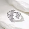 Pierścienie klastra s925 srebrny pierścień z lekkim luksusowym inkrustowani oko oka kamienna row diamentów