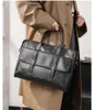 Briefcases Retro Men Leather Shoulder Bags For Korean Style Male Laptop Fashion Men's Side Bag