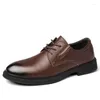 Casual Schuhe Frühlings- und Herbst-Schnürbetscheer-Ladungsmodelle für Männer mit dickem Fashion Business formelles Leder Moccasin Luxus