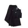 Tops Robes pour femme 24 printemps / été Sweet Cool Style Series Polo Collar Sans manchettes associées à une demi-jupe élastique pliée en deux pièces pour femmes