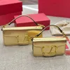 7a qualidade luxurys bolsa de envelope designer saco de embreagem para feminino de couro de couro lã saco de baguete mango