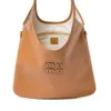 Роскошные дизайнерские сумки для рук высочайший качество кросс -купюры сумки для мужчин женщины с большими возможностями дорожная подмышками сумасшедшие кожаные пакеты моды подмышка