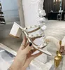 Najwyższej jakości sandały nitowe Walentynoshoes Woman v pięta Kapcia luksusowe sandale butów skórzane slajdy walentynki kobiety 544566