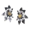 Boucles d'oreilles Stud Two-Tone Metal Flower Post Fomen Women Rhodium Placing ACCESSOIRES ÉLÉGANTES ACCESSOIRES DE JIANIES DE MODE TIMELTES