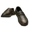 Chaussures décontractées en cuir en cuir masculin et hiver à haute teneur en haute qualité slip-on de style britannique fond doux et confortable mocassins