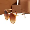 1719 Designer Sonnenbrille Luxusmarke Brille Outdoor Shades PC Frame Fashion Classic Lady Luxurys Sonnenbrille Spiegel für Frauen 272n