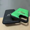 Caisses de téléphone portable Luxury 3D Down Jacket Metal Letter Coupleur Coupleur Téléphone adapté à l'iPhone 15 Pro 15 14 Pro 14 plus 13 12 11 Pro XR XS MAX COUVERTURE DE BACK J240509