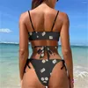 Swimons de maillots féminins Blanc Daisies Bikini Swimsuit Flowers Fleurs Art Femmes Sexy Sexe classique 2024 Push up Sport Deep V Beach Tenits