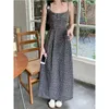 Lässige Kleider Vintage Schwarzes Jeanskleid für Frauen Blumendruck Spaghetti-Gurt Slim A-Line Jean Vestidos weiblich weiblich schick long