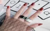 Índice de cerâmica preto e branco exagerado anel de dedo feminino simples titânio aço de tendência ampla personalidade de moda não Fading6085417