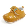 Sneakers Chaussures de bébé semelles molles Cute Boys Toddlers non glissade printemps nouveau-né les filles cousues sac H240509