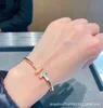 Braccialetti di nuova concezione come Bracciale di design minimalista di torte con Tiffaniy comune