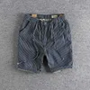 Heren shorts vintage gestreepte denim shorts voor mannen met losse pasvorm en vijf-inch binnenland Y240507
