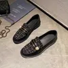 Scarpe casual per donne con mocassini cristalli Donna calzature nere Diamond Rhinestone Slip l'estate 2024 Luxuria 39 Offerta Sale la luce
