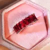 Clusterringe Fashion Roségold Red Ruby Baguette Volldiamantpaar Ring für Frauen geometrisch versilbertes Jubiläumsgeschenk Schmuck Schmuck