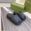 Tasarımcı Terlik Yaz Platformu Sandalet Sandalet Kalın Topuklu Erkek Kadın Lüks Slaytlar Kauçuk Sole Macaron Düzsel Deri Slaytlar Moda Klasik Ayakkabı 240515