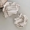 Kleidungssets Sommer -Baby -Kleidung Set Säuglingsmädchen gestreiftes T -Shirt und Bloomer 2pcs Kleinkind Jungen kurzärmeliger Top -Anzug H240508