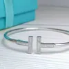 Cadeau de bracelet de haute qualité pour les amoureux nouvelles femmes à la mode et polyvalente luxueuse légère avec un Tifanly commun