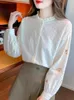 Blouses voor dames korejepo geborduurde shirt dames dames lente 2024 stijl houten oor rand top Koreaanse chique modieuze vrije tijd eenvoud shirts